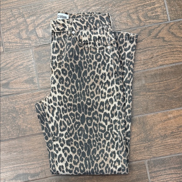 Leopard Print High Rise Jeans - Picture 6 of 7